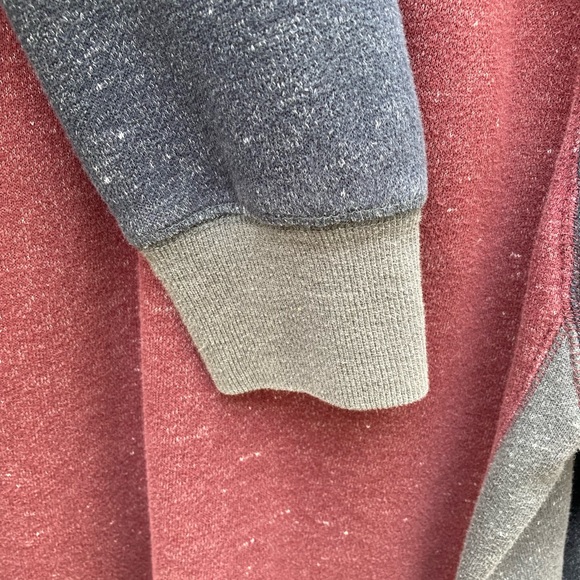 Billabong Red Two-Tone Hoodie L Cotton Pockets Beach Outdoor Logo RN99064 - Picture 11 of 11